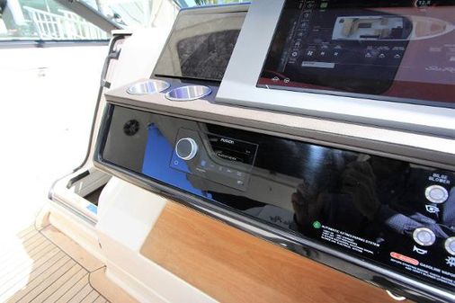 Sea-ray SLX-400 image