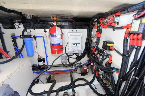 Sea-ray SLX-400 image