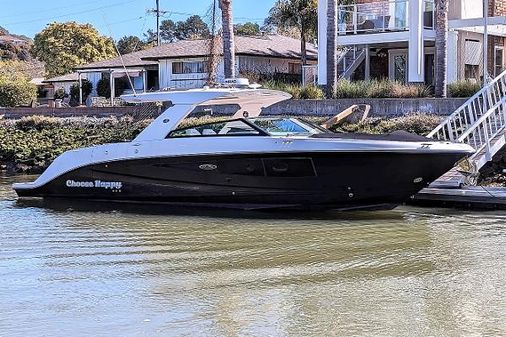 Sea-ray SLX-400 image