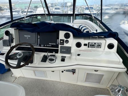 Sea Ray 52 Sedan Bridge image