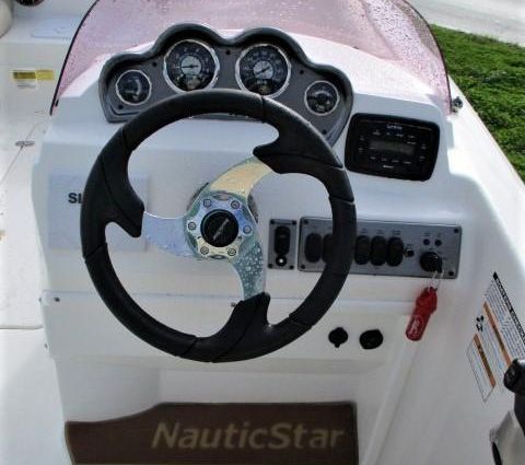 Nauticstar 203SC-SPORT-DECK image