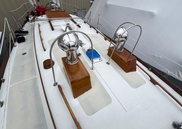 Hinckley Pilot 35 Sloop (Hull #100) image