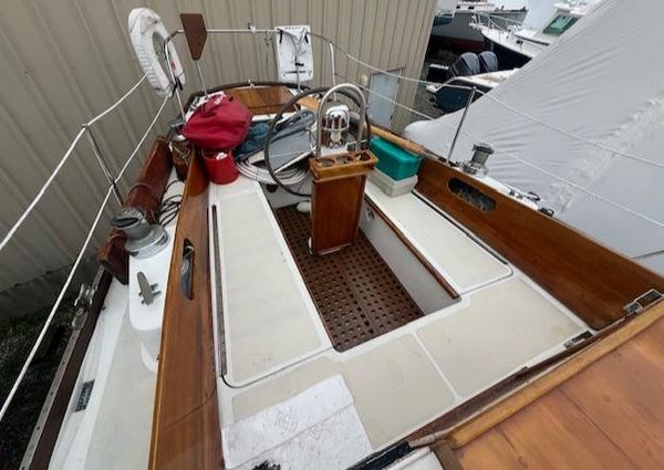 Hinckley Pilot 35 Sloop (Hull #100) image