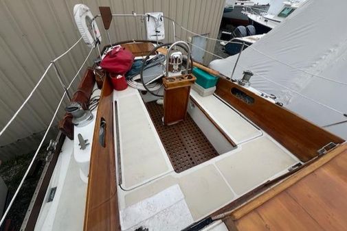 Hinckley PILOT-35-SLOOP-HULL-100- image