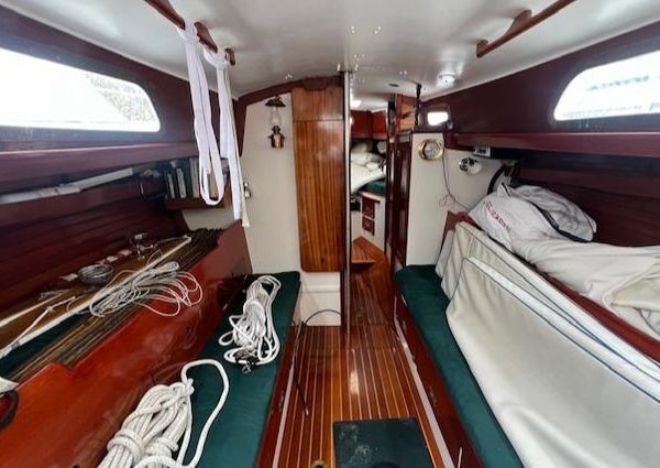 Hinckley Pilot 35 Sloop (Hull #100) image