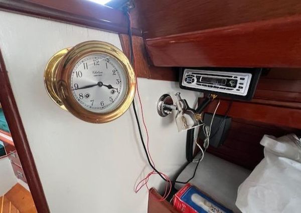 Hinckley Pilot 35 Sloop (Hull #100) image