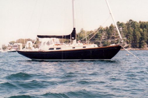 Hinckley Pilot 35 Sloop (Hull #100) image