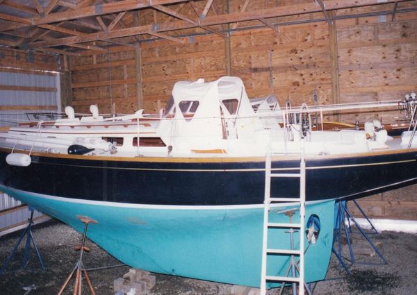 Hinckley Pilot 35 Sloop (Hull #100) image