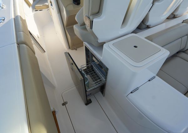 Pursuit ST 310 Sport image