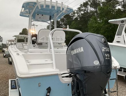 Sea-pro 222-CENTER-CONSOLE image