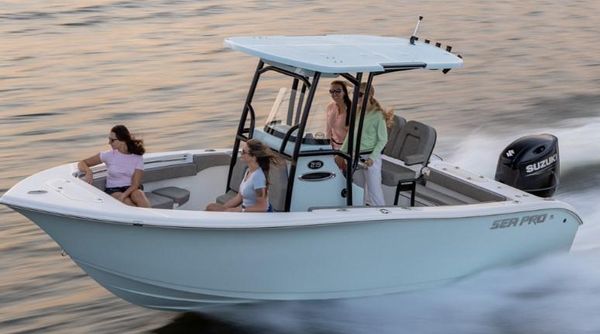 Sea-pro 222-CENTER-CONSOLE image