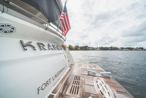 Sea Ray 650 Fly image