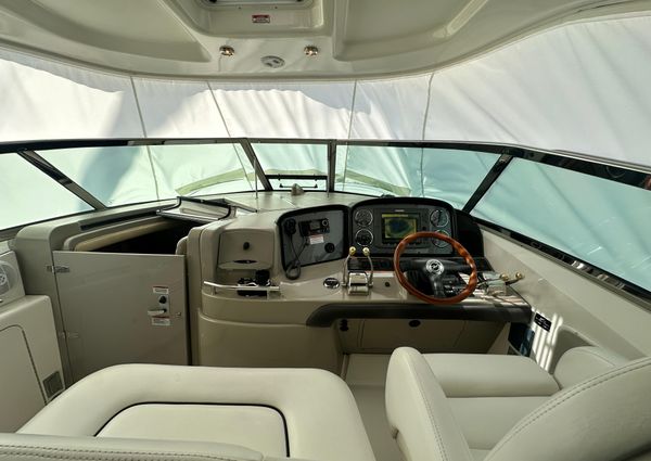 Sea Ray 380 Sundancer image