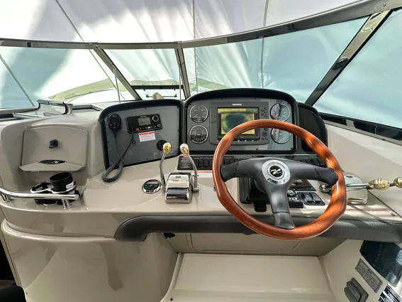 Sea Ray 380 Sundancer image