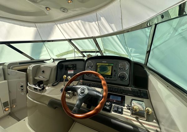 Sea Ray 380 Sundancer image