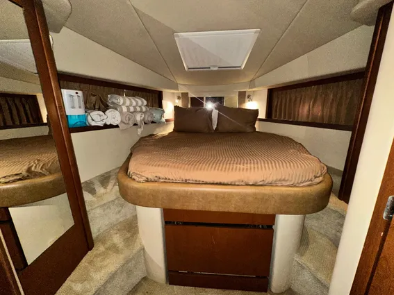 Sea Ray 380 Sundancer image