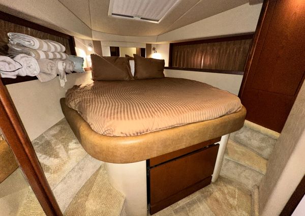 Sea Ray 380 Sundancer image
