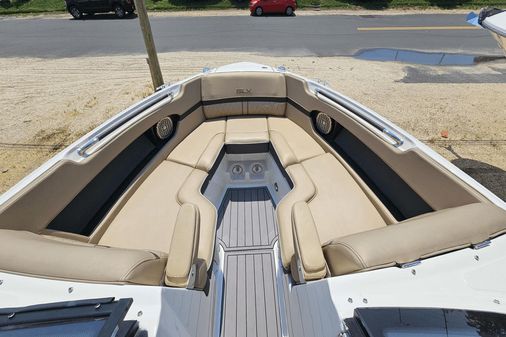 Sea Ray 250 SLX image