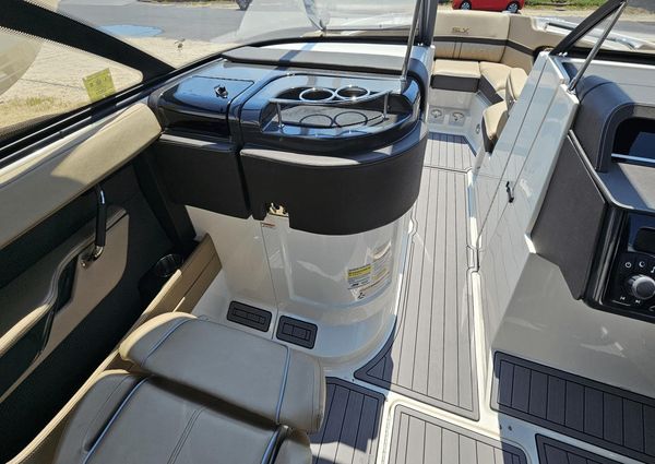 Sea Ray 250 SLX image