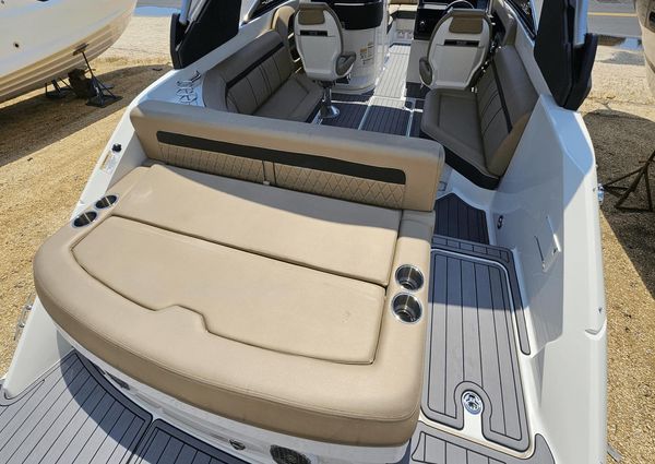 Sea Ray 250 SLX image