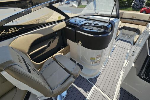 Sea Ray 250 SLX image