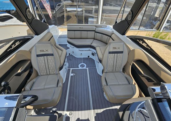 Sea Ray 250 SLX image