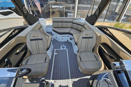 Sea Ray 250 SLX image