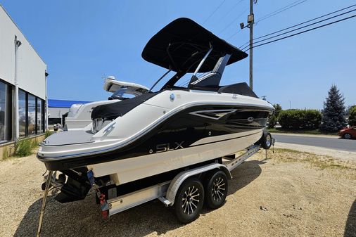 Sea Ray 250 SLX image