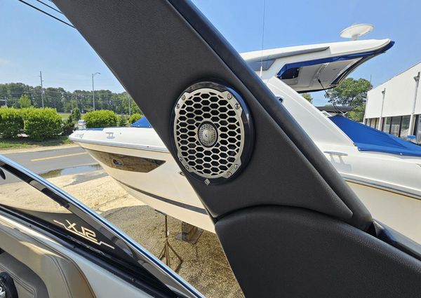 Sea Ray 250 SLX image