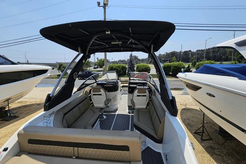 Sea Ray 250 SLX image