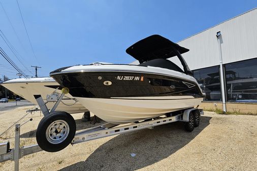 Sea Ray 250 SLX image