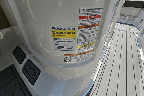 Sea Ray 250 SLX image