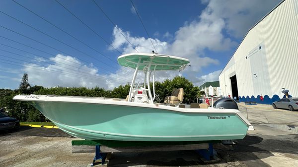 Tidewater 220 CC Adventure