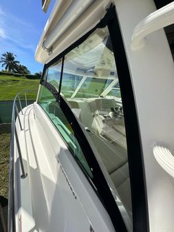 Boston Whaler 315 Conquest image