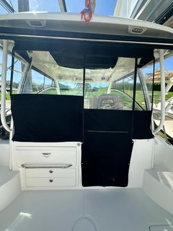 Boston Whaler 315 Conquest image