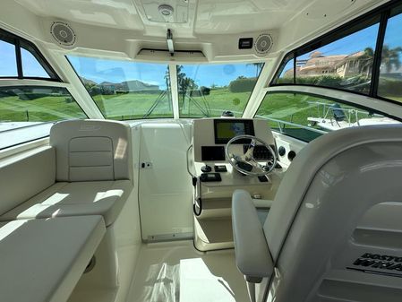 Boston Whaler 315 Conquest image