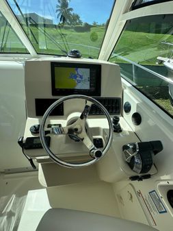 Boston Whaler 315 Conquest image