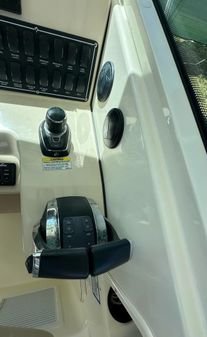 Boston Whaler 315 Conquest image