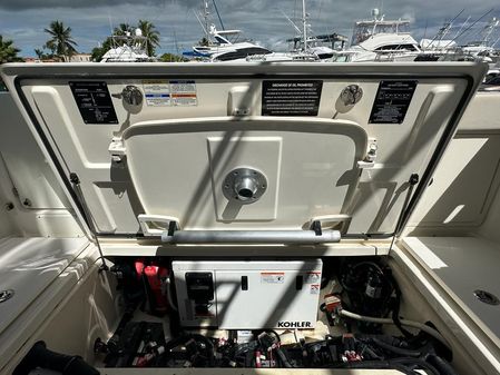 Boston Whaler 315 Conquest image