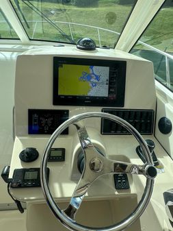 Boston Whaler 315 Conquest image