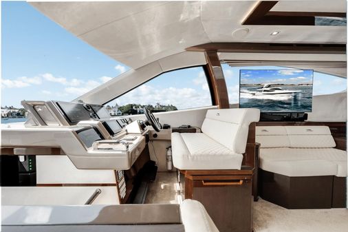 Galeon 550 Fly image