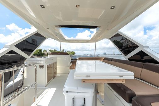 Galeon 550 Fly image