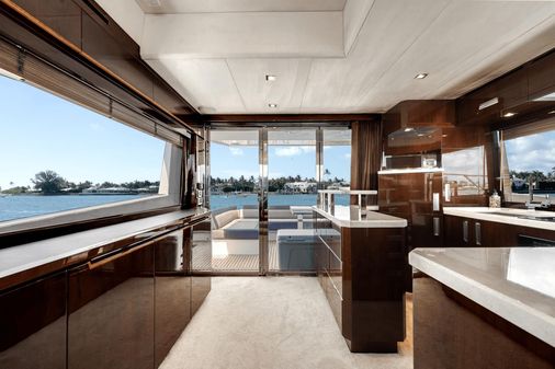 Galeon 550 Fly image