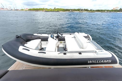 Galeon 550 Fly image