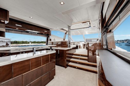 Galeon 550 Fly image