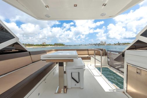 Galeon 550 Fly image