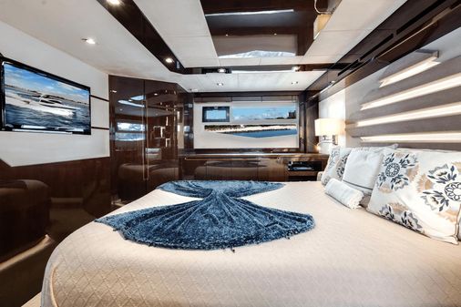 Galeon 550 Fly image