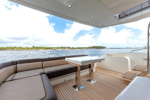 Galeon 550 Fly image