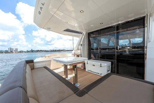 Galeon 550 Fly image