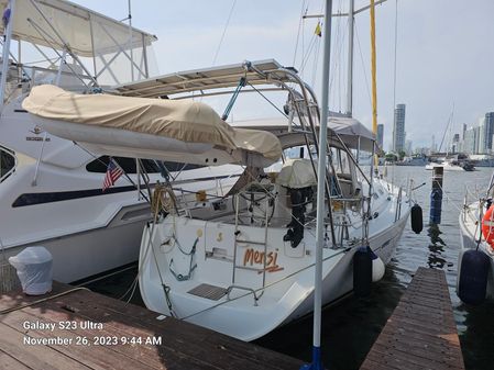 Beneteau Oceanis Clipper 393 image